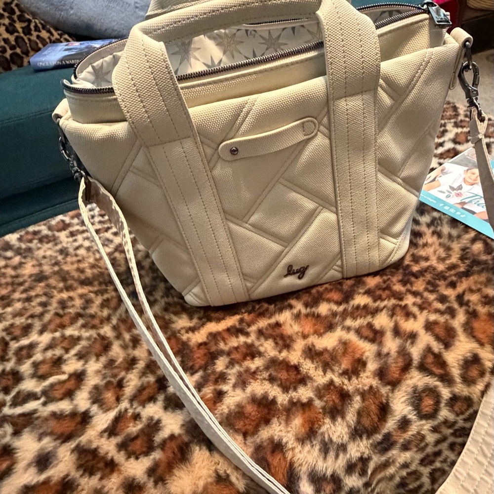 Lug Dory (medium size) Geometric Pattern Cream with Multiple Pockets